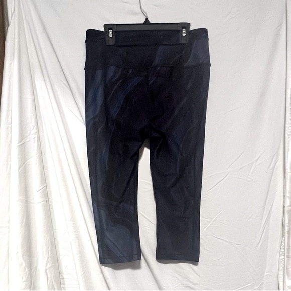 Athleta Accelerate Geode Crop Leggings | Running | Yoga | Activewear | Gym - Picture 5 of 6